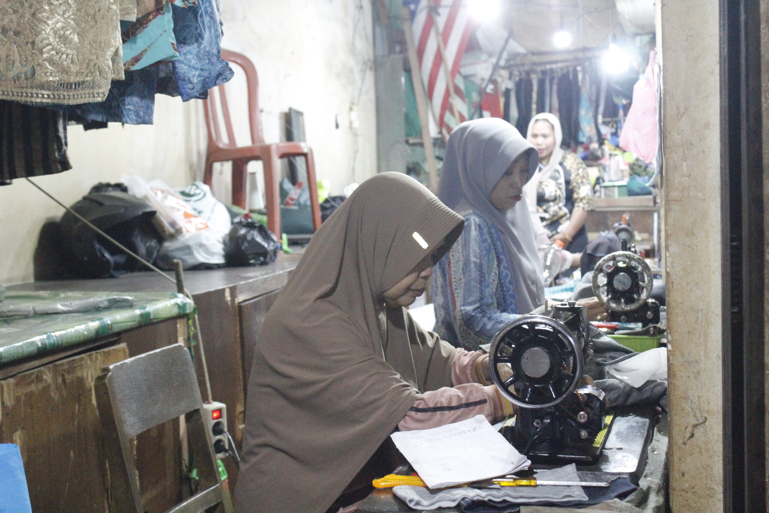 Riwayat Bertahannya Seni Sandang di Sudut Pasar Besar