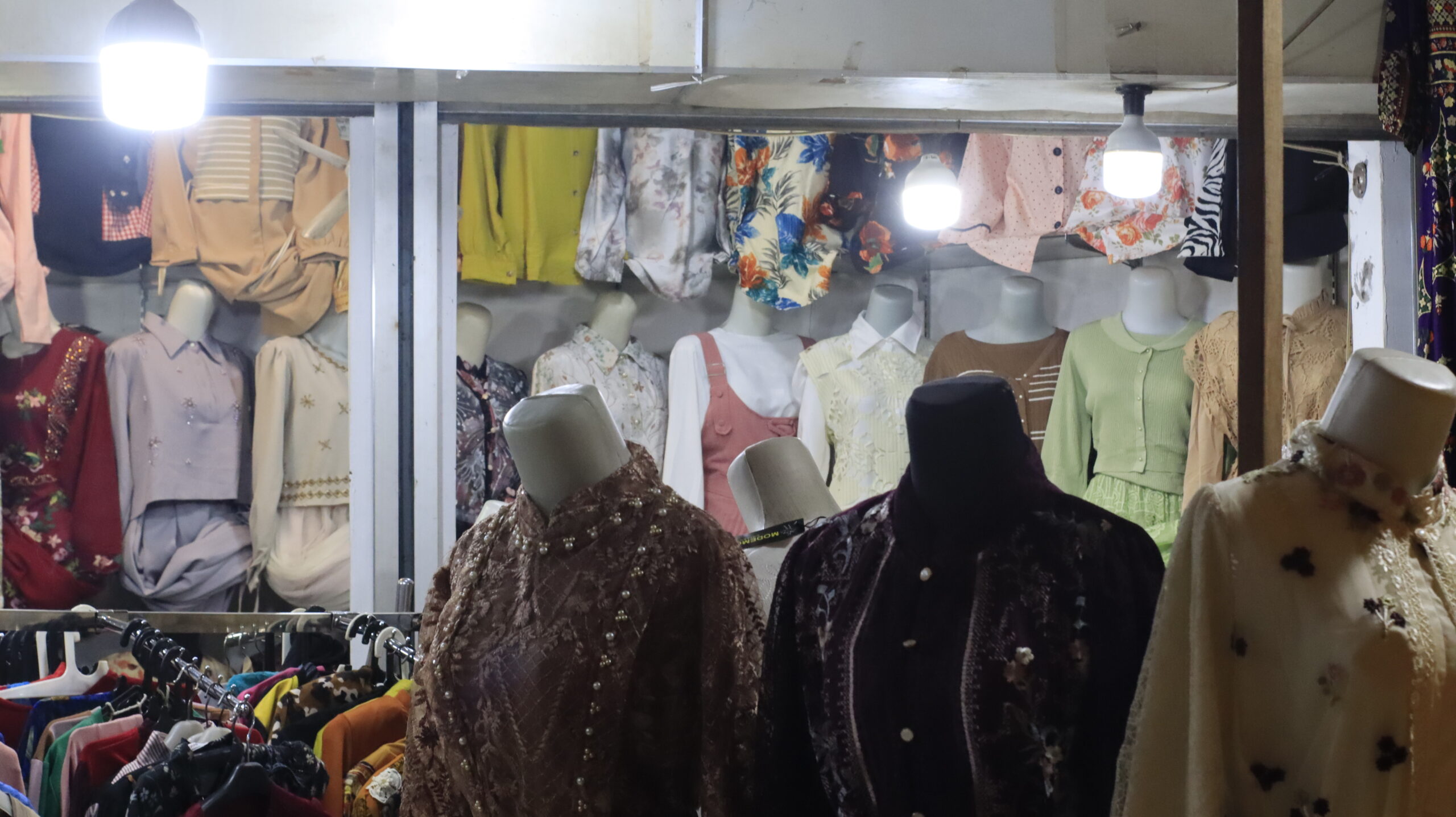 Dampak Kapitalisme dan Siklus Belanja Impulsif di Kalangan Mahasiswa 