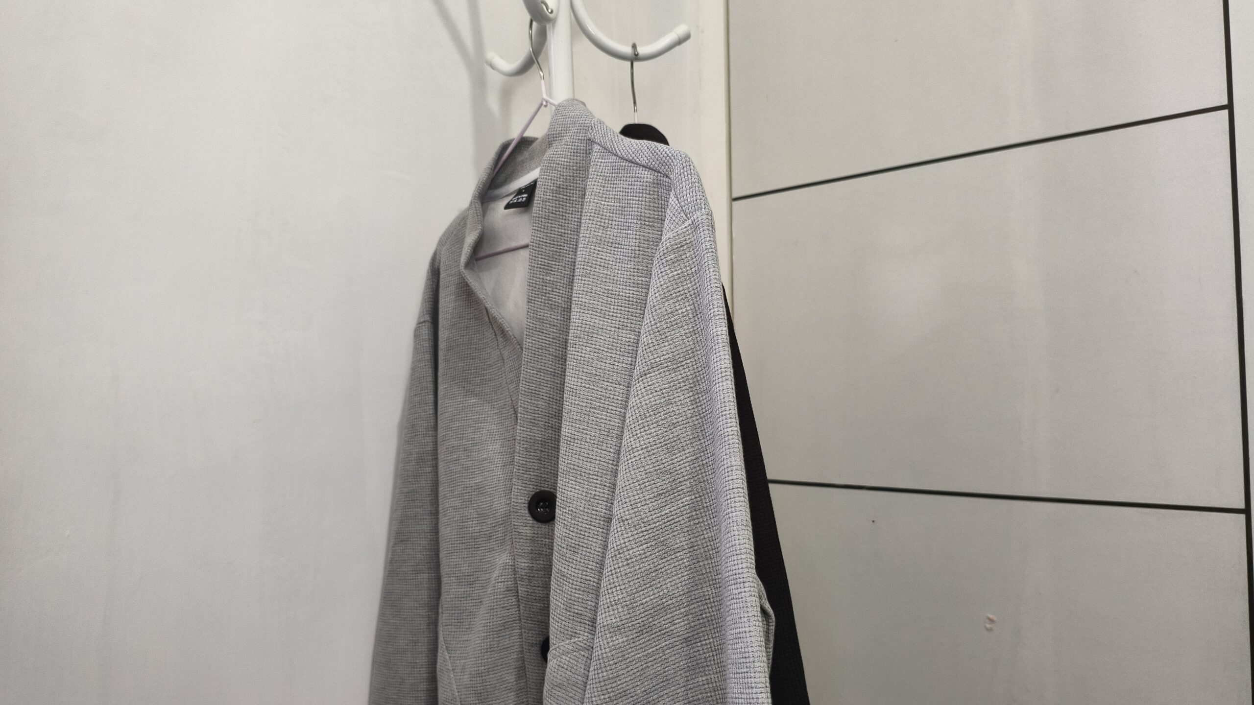 Baju Berbeda Setiap Suasana, Cara Mahasiswa Menyesuaikan Penampilan