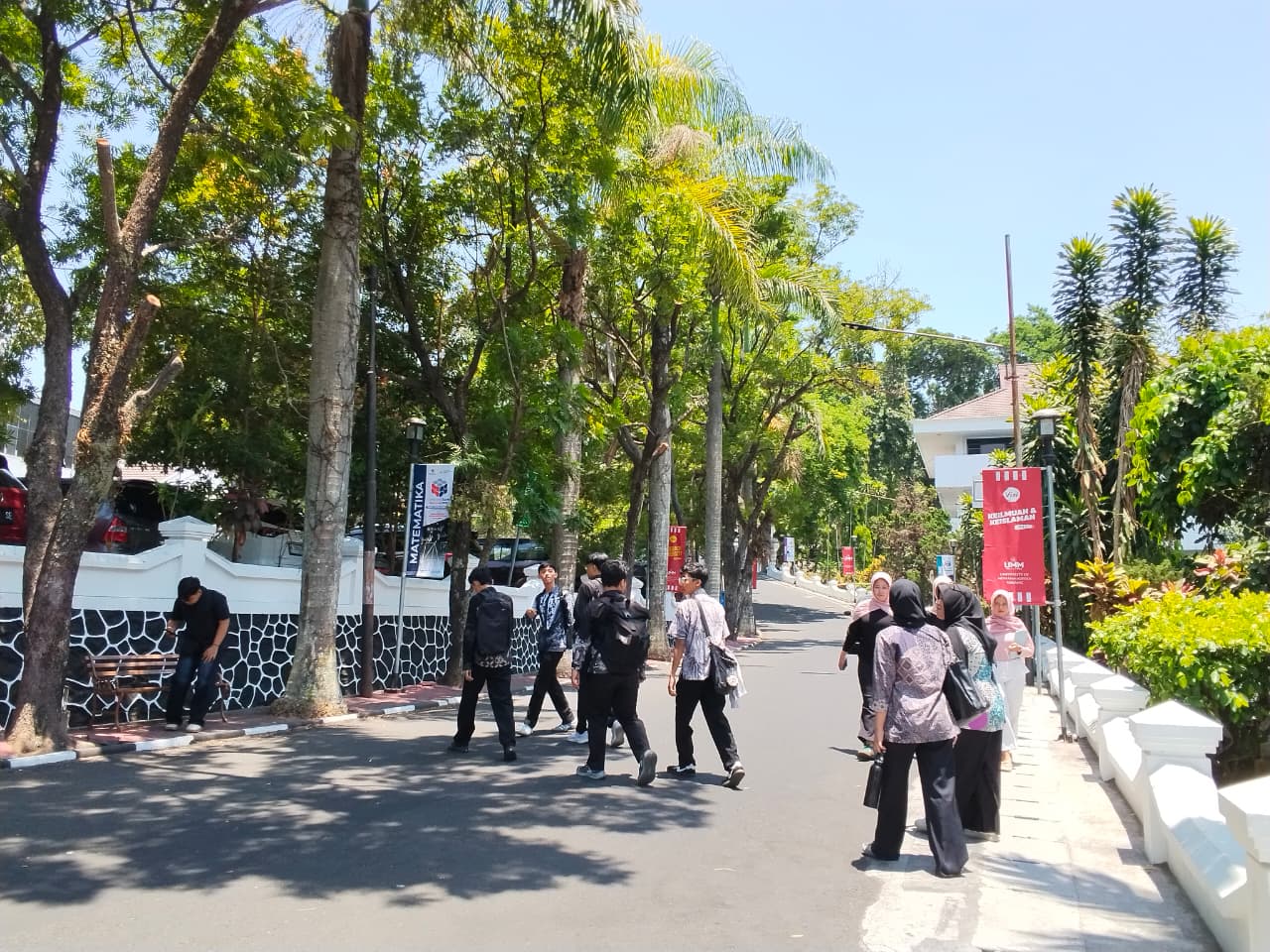 Peringati Hari Batik Nasional, Begini Cara Mahasiswa UMM Melestarikan Budaya Indonesia